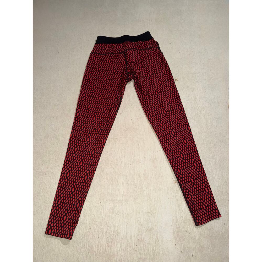Nike pro women’s black & red athletic leggings - Picture 4 of 16